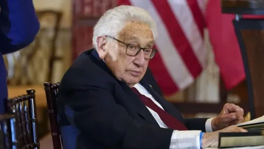 Henry Kissinger, 100 yaşında öldü.