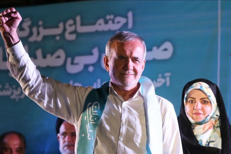İran'da reformist Tebriz Milletvekili ve eski Sağlık Bakanı Mesud Pezeşkiyan