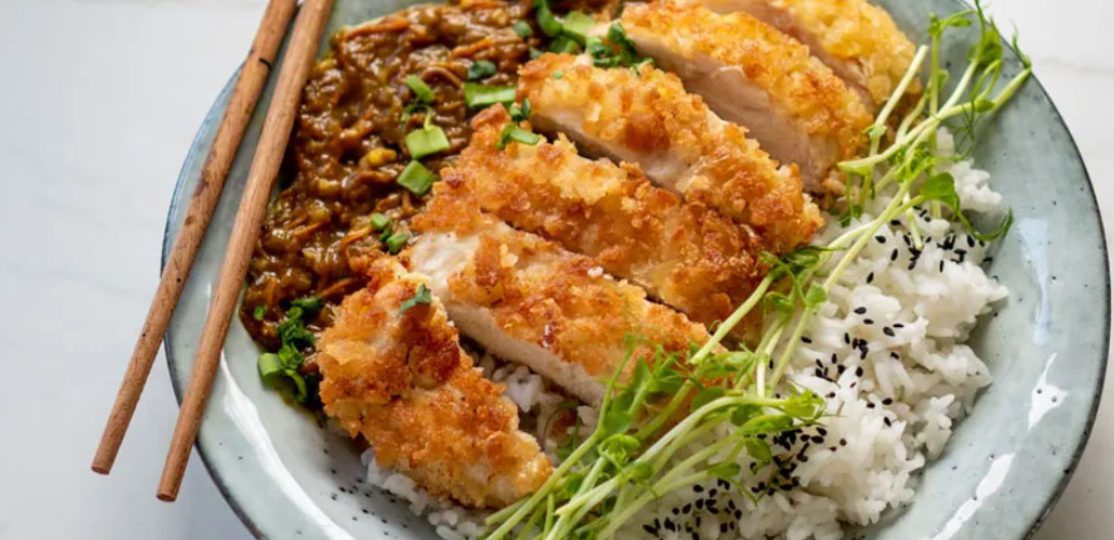 Klasik bir Japon yemeği olan katsu köriyi denemenin zamanı geldi